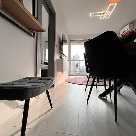Suiteangel - Luxury Design With Free Garage 아파트 *